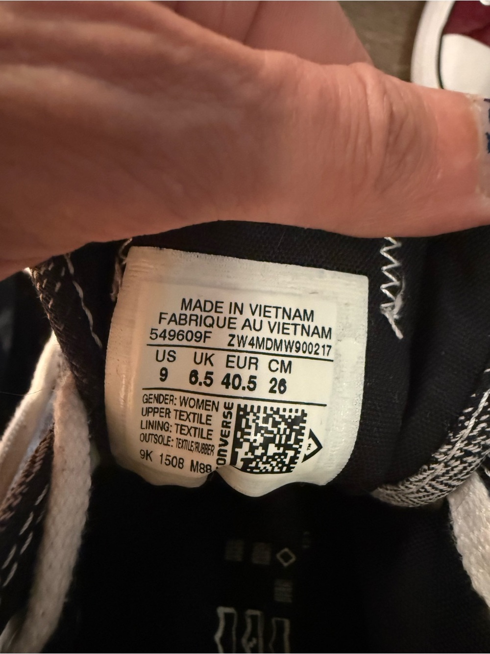 Converse Low-Top Sneakers in Black and White Distressed Plaid - Picture 5 of 7